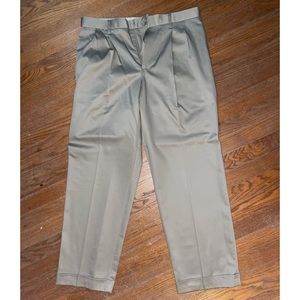 Dockers classic fit D3 khaki pants. Waist 33 length 30